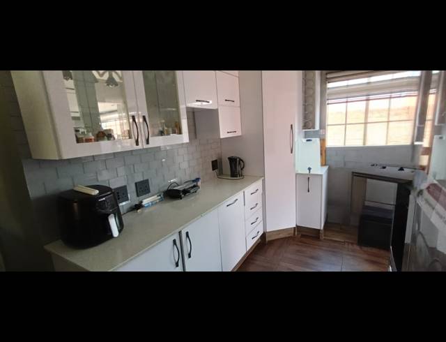 3 BEDROOM TOWNHOUSE FOR SALE IN REYNO RIDGE